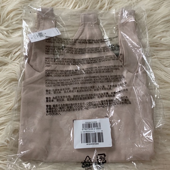 3/$15 Banana republic Bodysuit - Picture 2 of 4